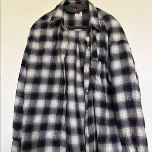 Woman Levi’s long sleeve shirt- oversized